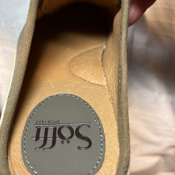 New Sofft Beekon Slip-on Mule Shoes Sneakers Snake Pattern Airport Friendly 7.5M - Picture 15 of 16